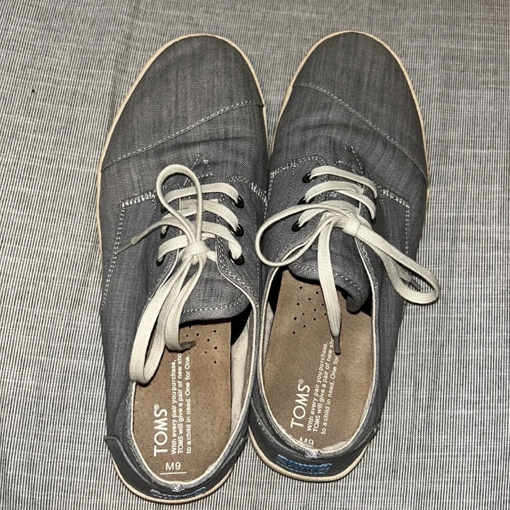 Mens Tom sneakers size 9